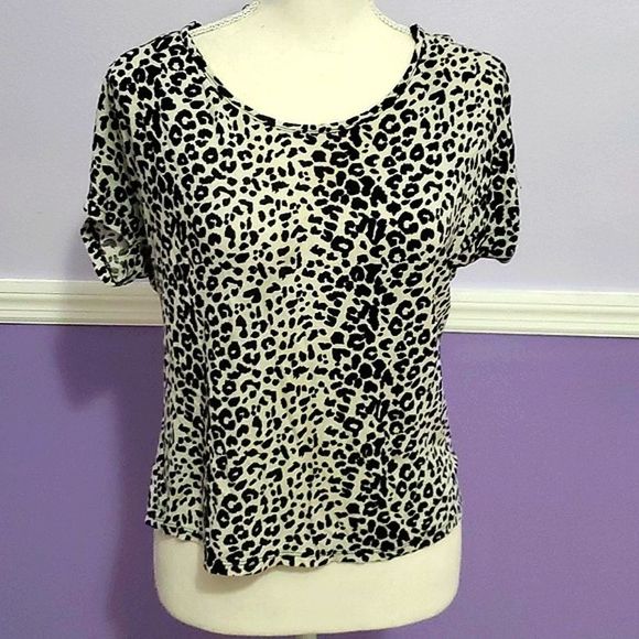 XXI Black & Gray Leopard Print Crossed Back Flowy Soft Knit Top - Picture 1 of 8